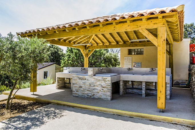 sanitaire extérieur camping des sources