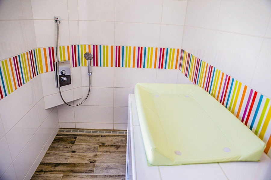 badkamer voor kinderen camping luberon