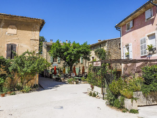 tourisme camping ménerbes